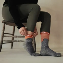 Midweight Black Butte Crew Sock